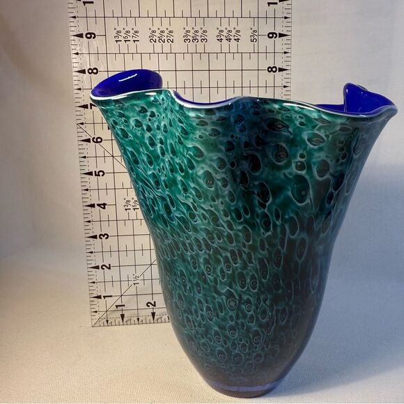 Scalloped peacock dichroic vintage art glass blue green encased vase peacock 8" - Picture 11 of 13